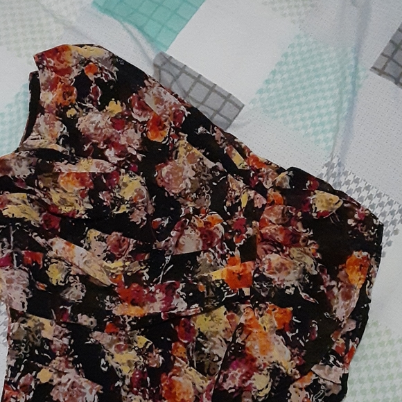 Dress - Picture 2 of 8